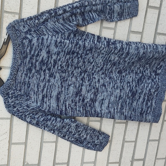 Black/White Sweater - Picture 8 of 9